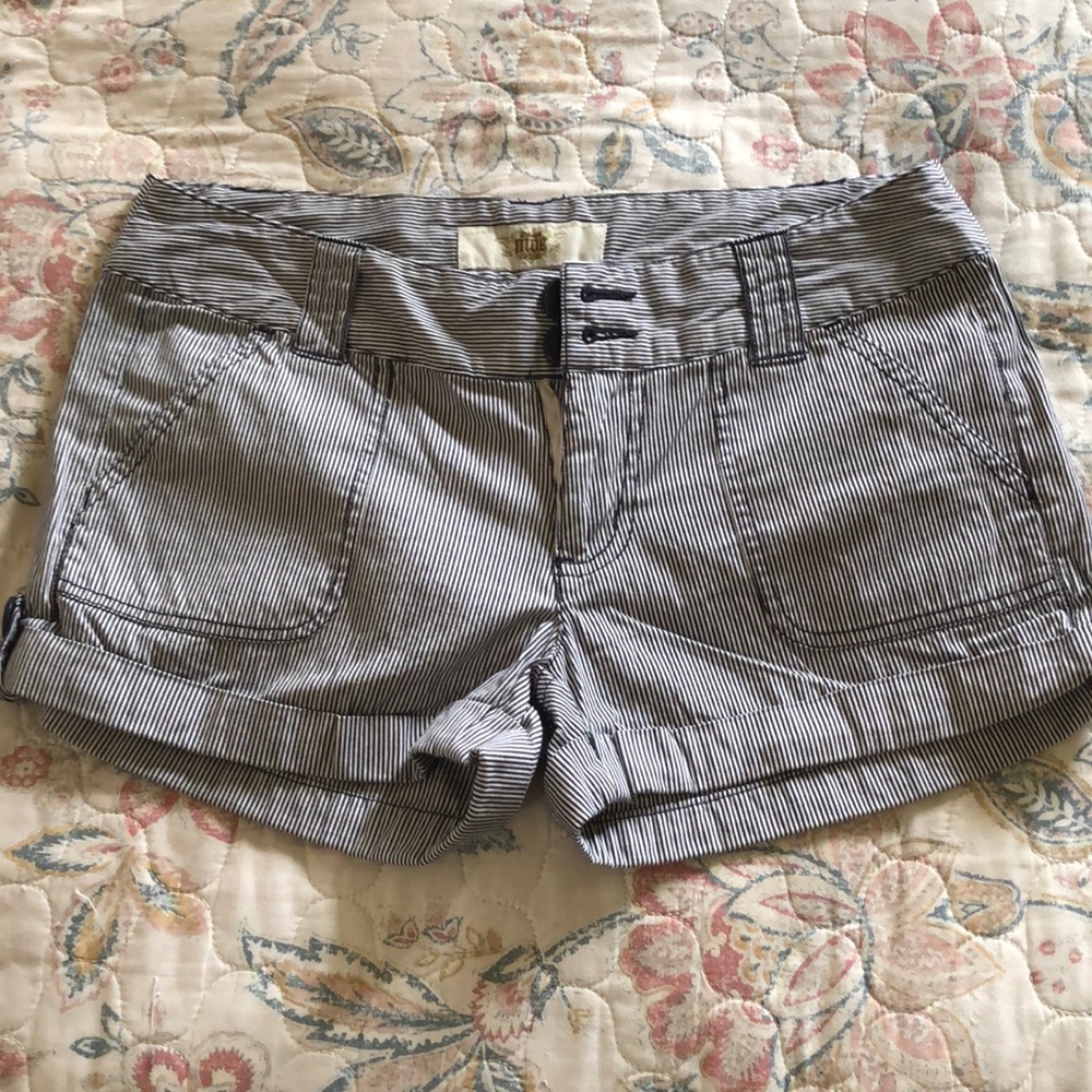 Navy blue and white stripes shorts